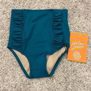 Kortni Jeane Mini Down In Front Ruffle Bottoms